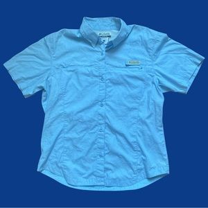 Women’s short sleeved Columbia button down. Breathable and great for outdoors.